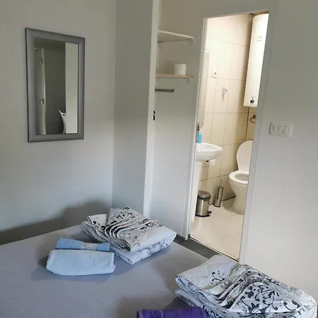 Apartment Holit