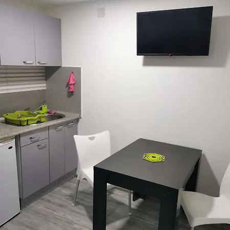 Holit Apartment *